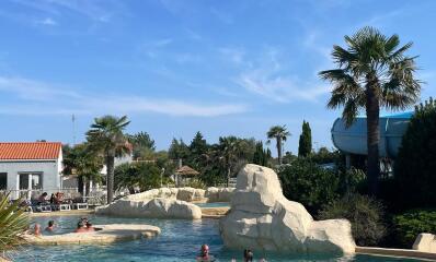 Carroussel - Sunêlia Les Places Dorées 6.jpg