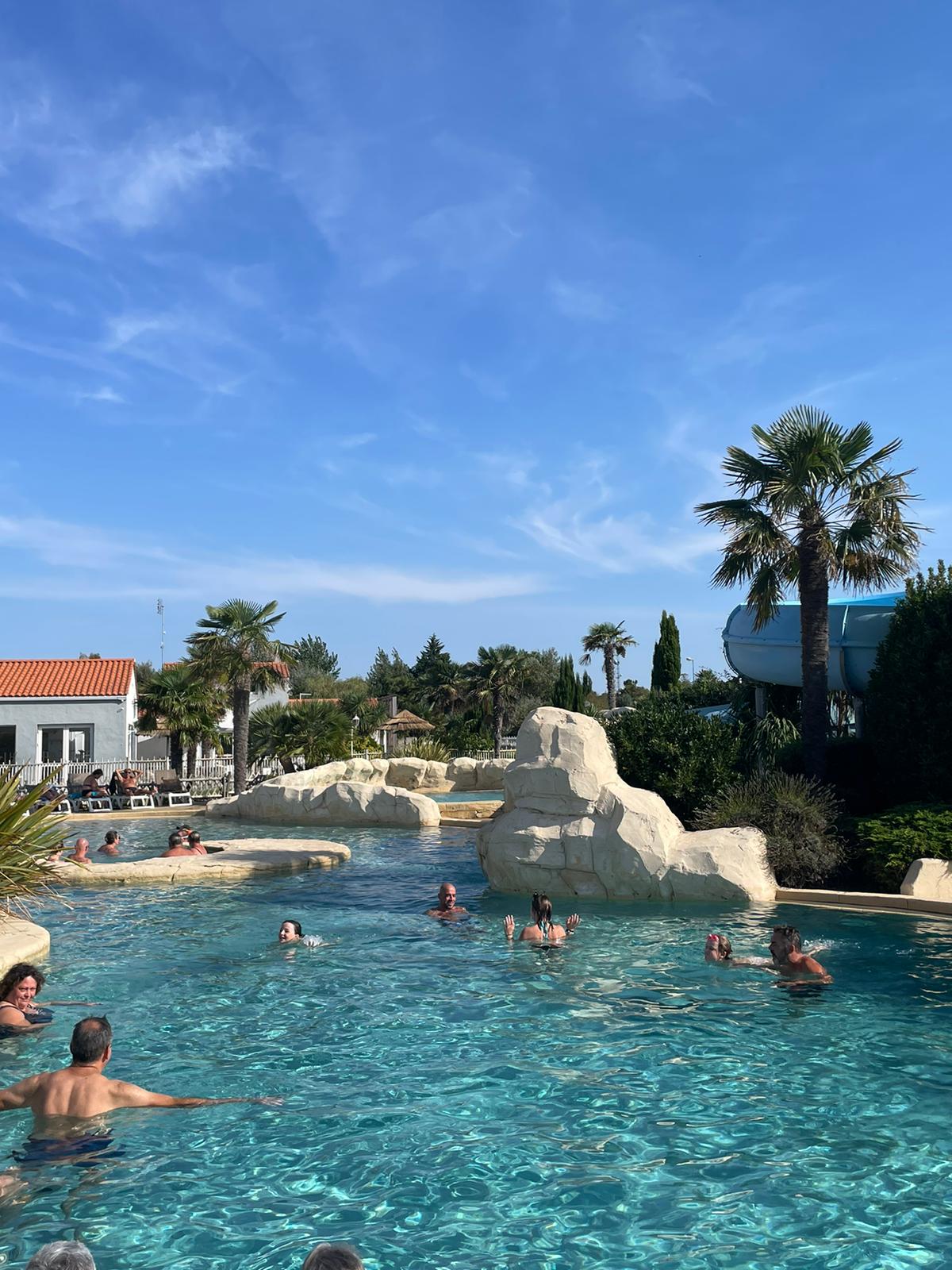 Carroussel - Sunêlia Les Places Dorées 6.jpg