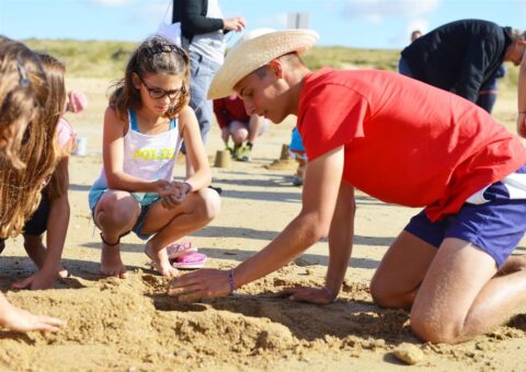 camping-vendee-activity-children-beach-saint-jean-de-monts-Les-Places-Dorees