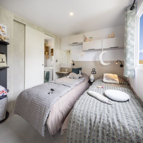 Rent-mobil-home-prestige-2-rooms-1-bathroom-bath-camping-saint-jean-de-monts-vendee-Les-Places-Dorees